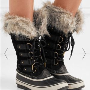 Black Sorel Boots with Fur.